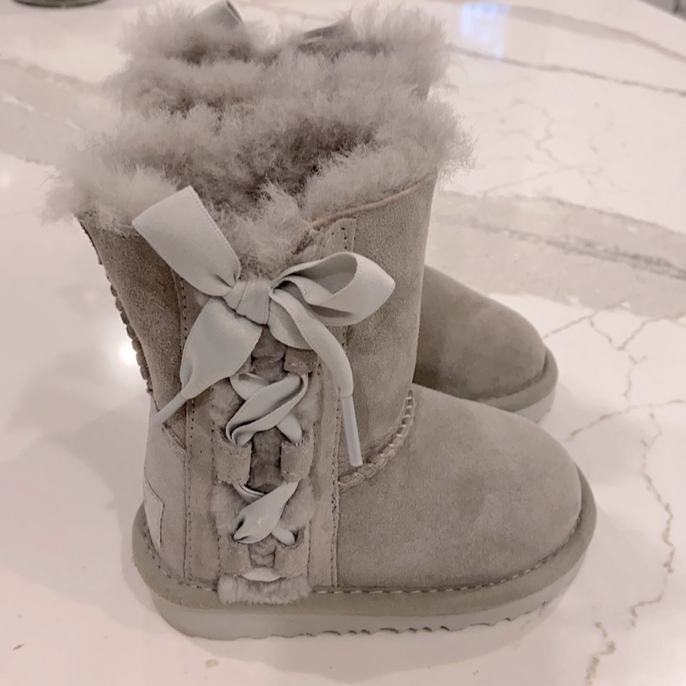 EUC toddler pala lace up uggs